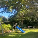 Σπίτι διακοπών House Located In A Forest Area *